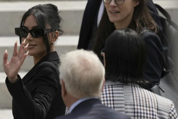 Kim Kardashian testifies in Paris robbery trial 0514 cmo kim.jpg