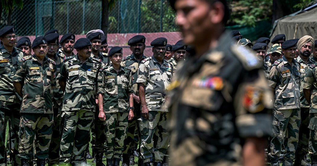 14int india soldiers qlpk facebookjumbo.jpg
