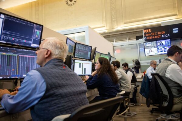 US Stocks Creep Higher as Global Trade Optimism Buoys Big Tech 1747235865 1200x800.jpg