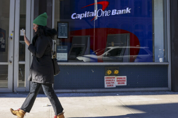 Capital One to Pay $425 Million to Settle Suit Over Savings Accounts 17xp capone1 jfpq videosixteenbyninejumbo1600.jpg