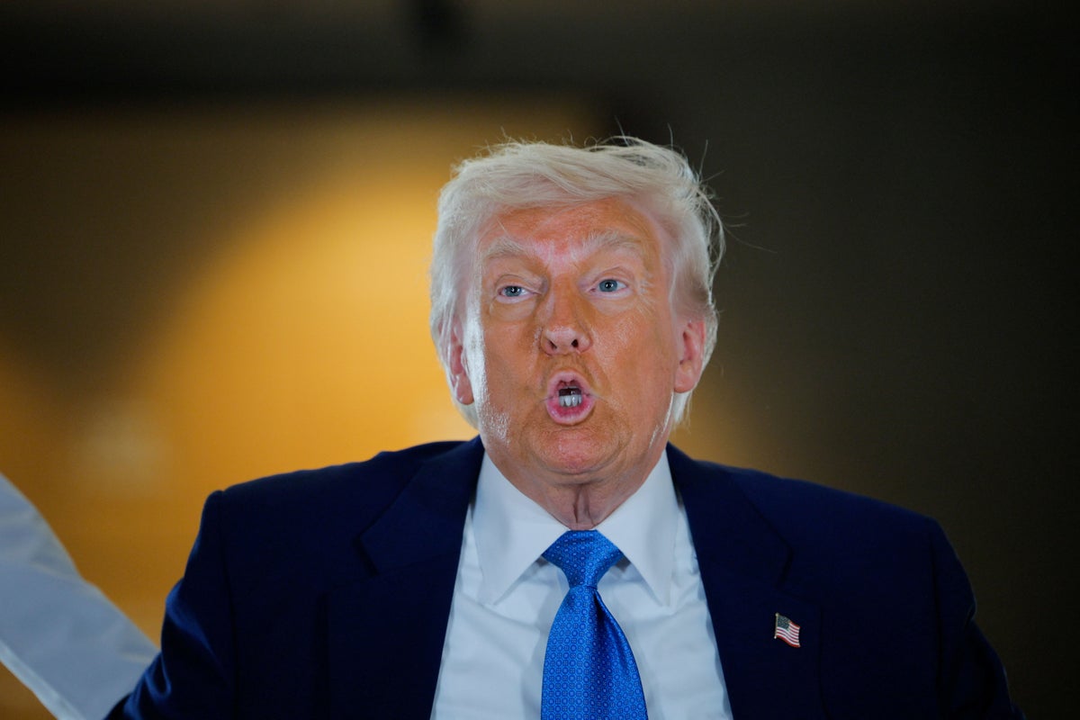 2025 05 16t100605z 226646552 rc2xieae1ild rtrmadp 3 usa trump gulf.jpg