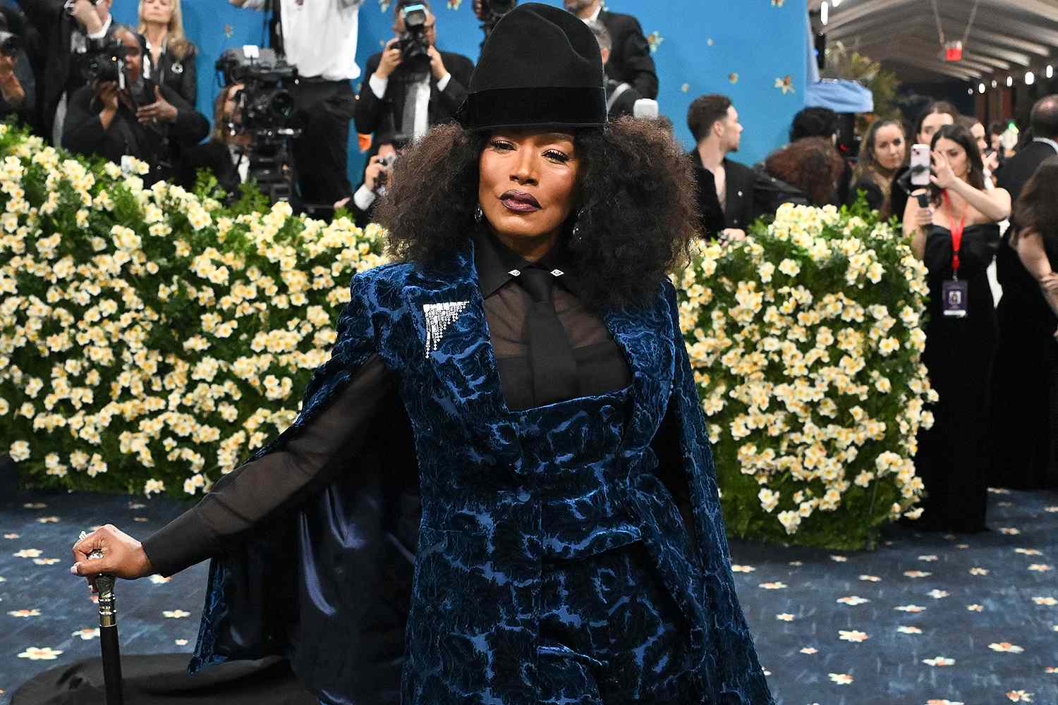 Angela bassett at the 2025 met gala 051425 cb7c219fa93d4981b27f080f10491406.jpg