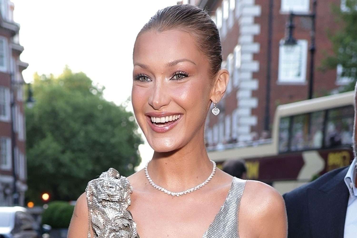 Bella hadid dress 051625 2 357d31f3bf8346628017100617a020fb.jpg