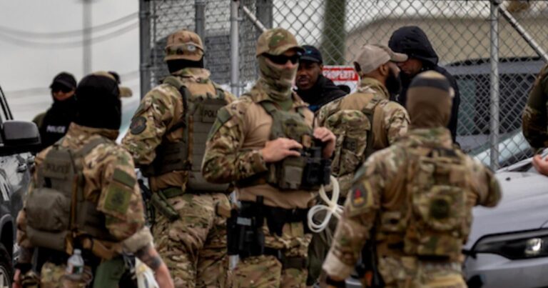 Cbsn fusion arrests by masked federal agents are slippery slope former dhs attorney warns thumbnail.jpeg
