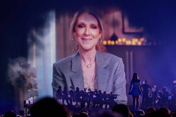Celine dion tout 051425 5263ae3ee9974ddd9b44a1ea0eb6658c.jpg