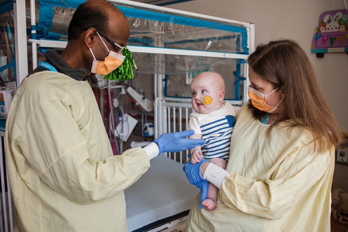 Drs musunuru and ahrens nicklas holding kj.jpg