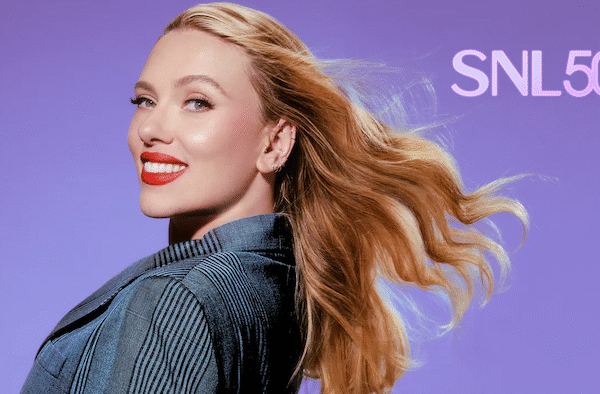 Scarlett Johansson Hosts the 'SNL' 50th Season Finale with Mike Myers and (the Final?) Joke Swap Scarjo season finale snl thumb 700x394 270567.png