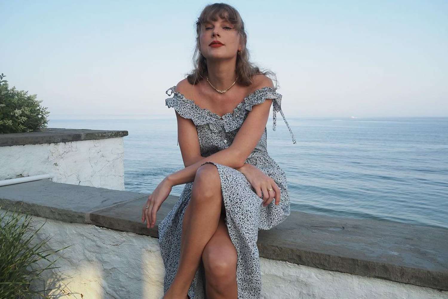 Taylor swift july 4th with friends 070723 01 2ed165d6575b431093e1bb59bc0c5268.jpg