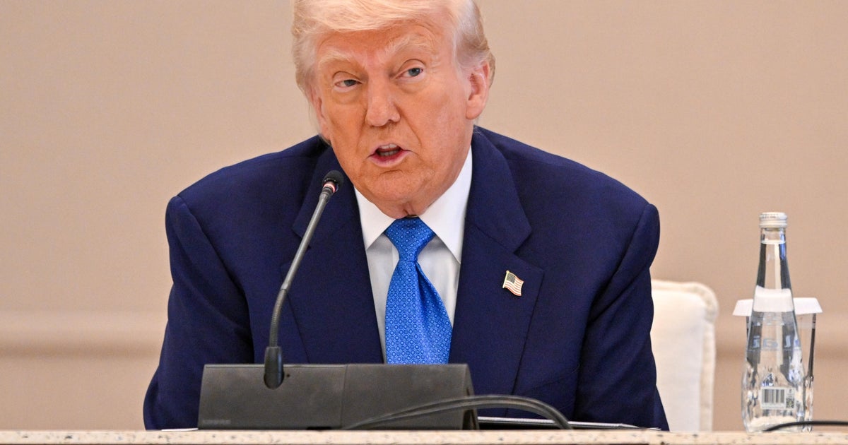 Trump uae 2214740554.jpg