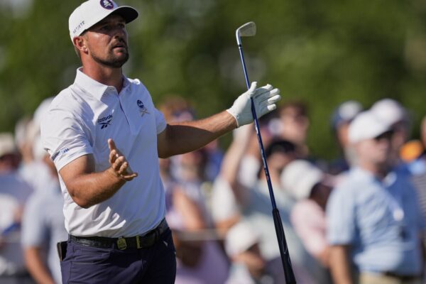 DeChambeau collapses on Green Mile, falling from 1st to tie for 8th at PGA Championship Urlhttps3a2f2fassets.apnews.com2f8e2faa2f14574ca8b4ac3b0bb4ba586dcfaf2fb1a3933f56a24b3d9075.jpeg